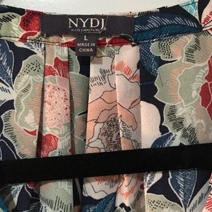 NYDJ size L floral blouse